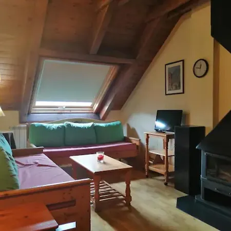 Apartamento Triplex Erta 8 Abuhardillado Y Con Excelentes Vistas *